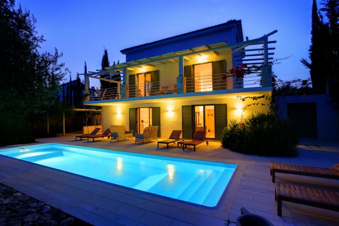 Ideales Resort Deluxe 3 bedroom villa Telina — снимка 1
