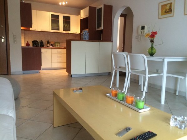 Two Bedroom Apartment near Acropolis with parking — снимка 2