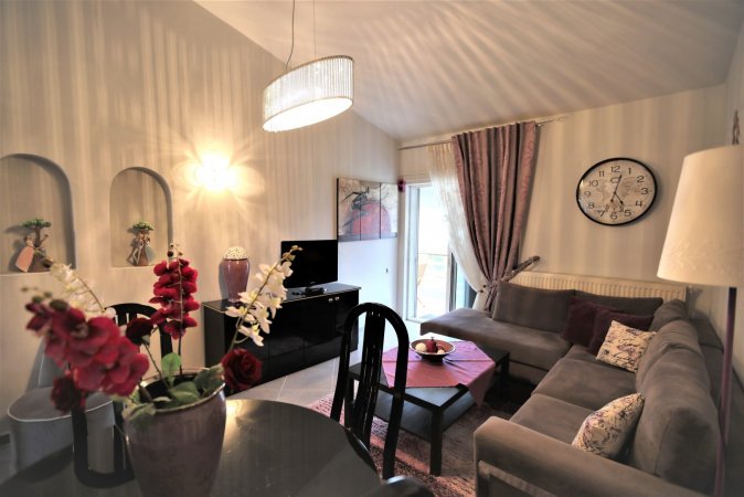 Zoe's apartment — снимка 5