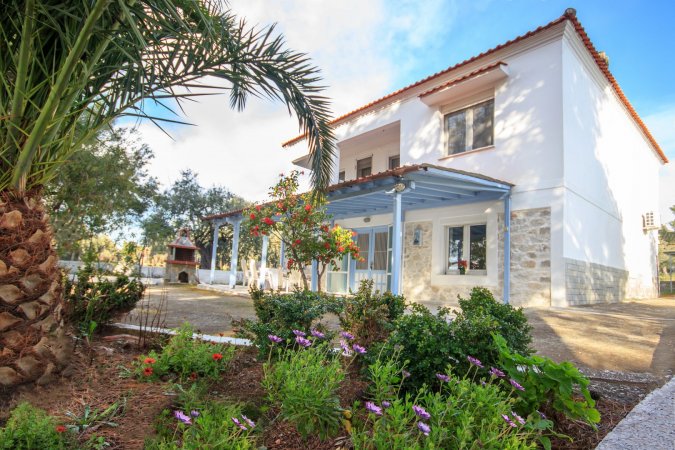 VILLA VALIA — снимка 3