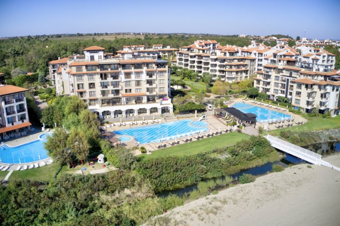 Oasis Beach Club Luxury Sea View Apartment — снимка 2