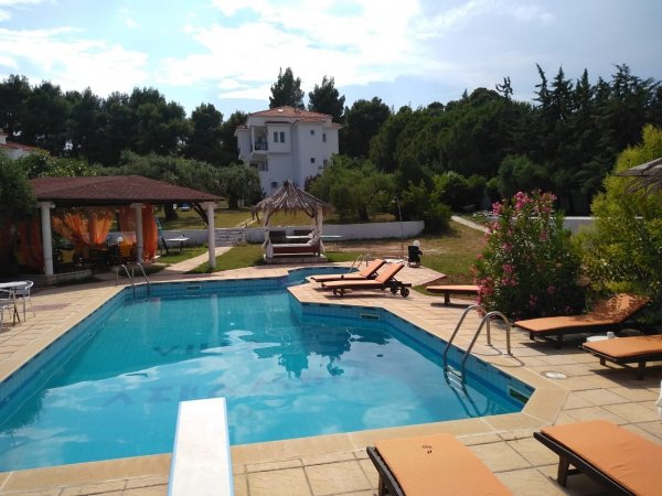 Villa Askamnia Deluxe Superior Familien Luxus apartment — снимка 1
