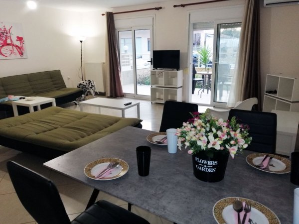 Stylish apartment in Nea Peramos with garden — foto 2