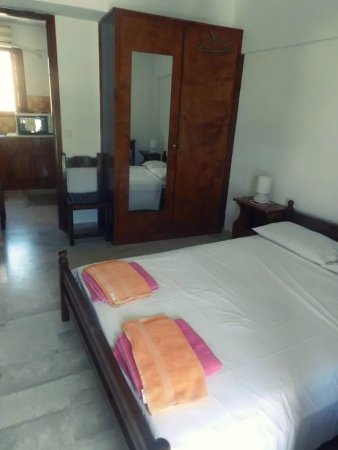 Sea view central apartment 100mts from the beach. — снимка 5
