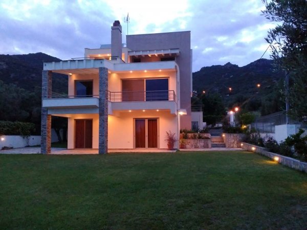 Our House / Sky Apartment — снимка 3