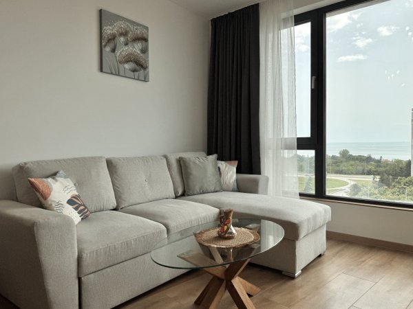 Breeze Home с панорамна морска гледка и паркомясто — снимка 3