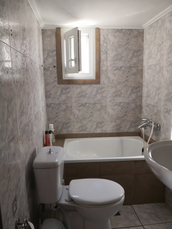 Apartment with a huge Balcony and 10 min away from Metro! — снимка 5