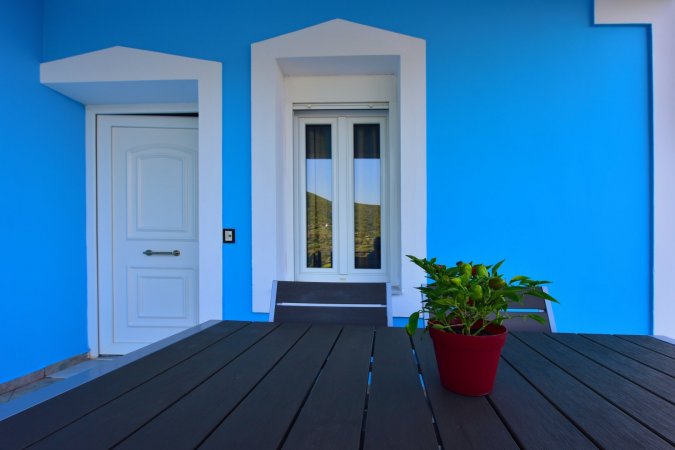 MOUZAKIS VILLAS (BLUE VILLA)