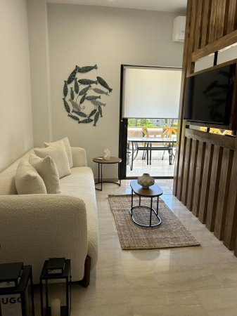 Luxury Beachfront Apartment in Hanioti – Newly Renovated & Exclusive Summer Rental — снимка 2