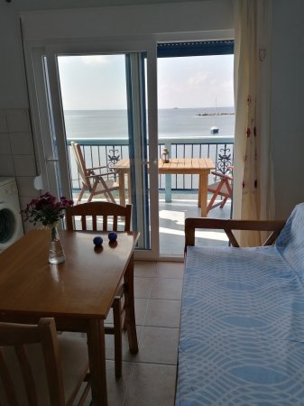 "EFTOPIA" SEA FRONT APARTMENT — снимка 5
