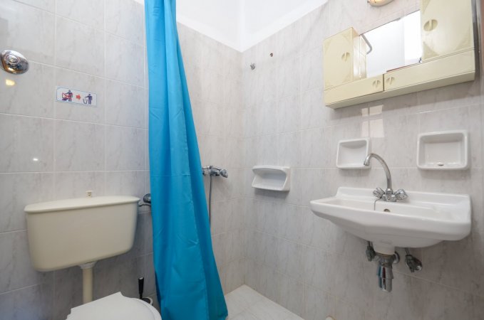 Depis economy double room Naxos town — фотографија 4