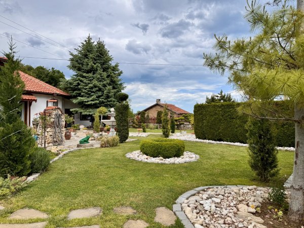 Самостоятелен апартамент Casa Lilia с двор — снимка 4