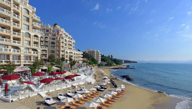 Luxury 1BD Ap In Private Lamer Complex - First Line, Pool and Private Beach. — foto 3