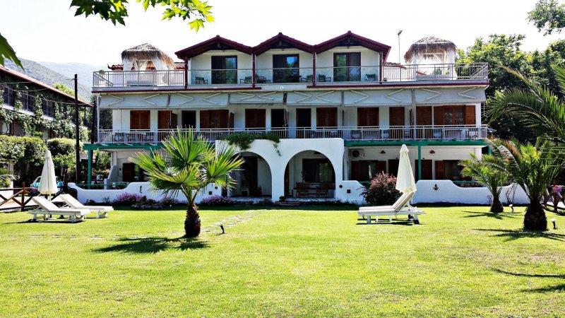 Efrosini hotel apartmens & studios — фотографија 1