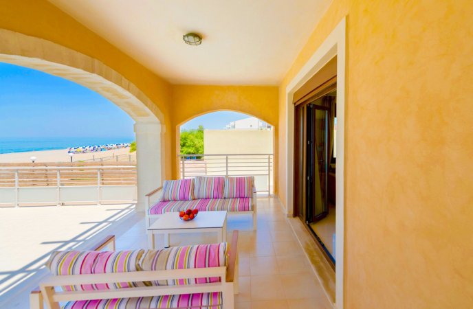 Beachfront Villa Avra with private swimming pool — снимка 4