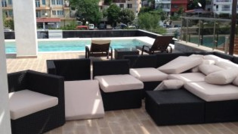 Апартамент с вид на море и планина. 2 спални. 50 м от морето — снимка 2