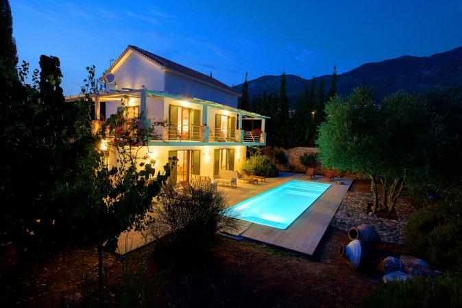 Ideales Resort Deluxe 3 bedroom villa Telina — снимка 2