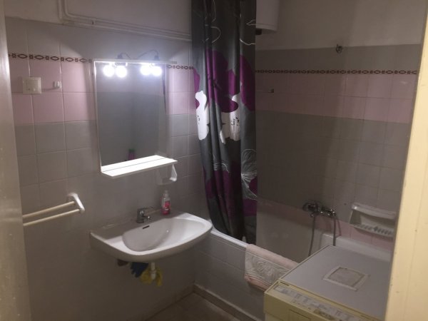 Spacious apartment wifi 10 min from city — снимка 4