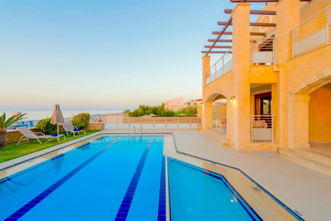 Beachfront Villa Avra with private swimming pool — снимка 6