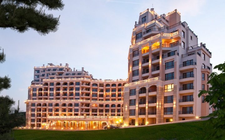 Cabacum Beach Residence Beachfront Escape w/ Pool — снимка 3