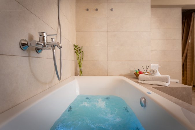 ⭐ Sandy Suite ★ Jacuzzi - 10min walk Ipsos beach ★ — снимка 6