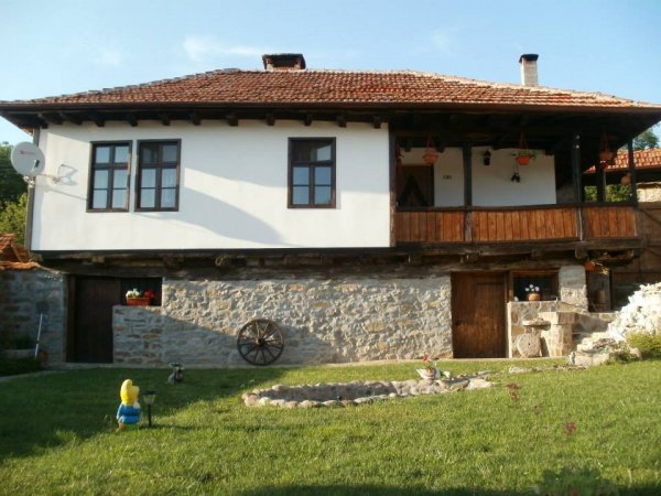 Къща за гости „Бела“