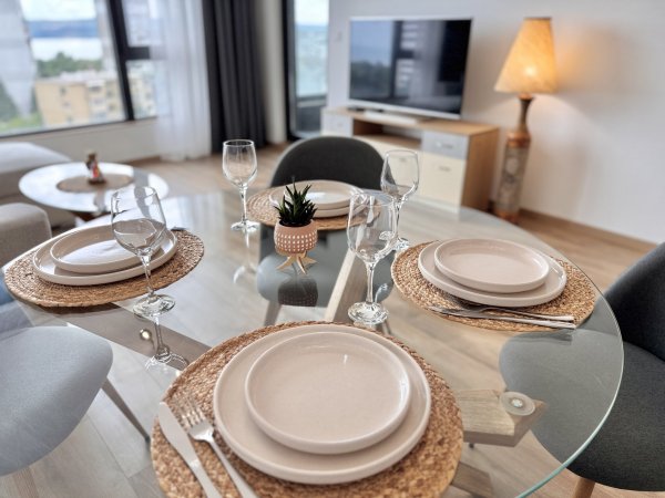 Breeze Home с панорамна морска гледка и паркомясто — снимка 2