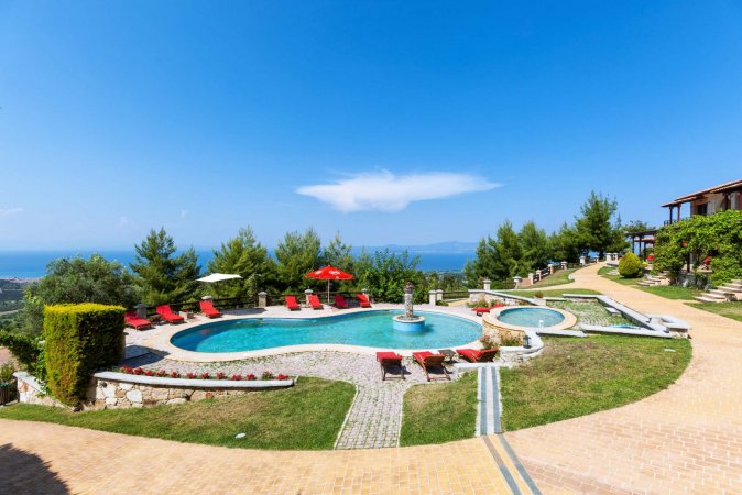 Athos Villa [Akritas Ef Zin Villas & Suites] — снимка 1