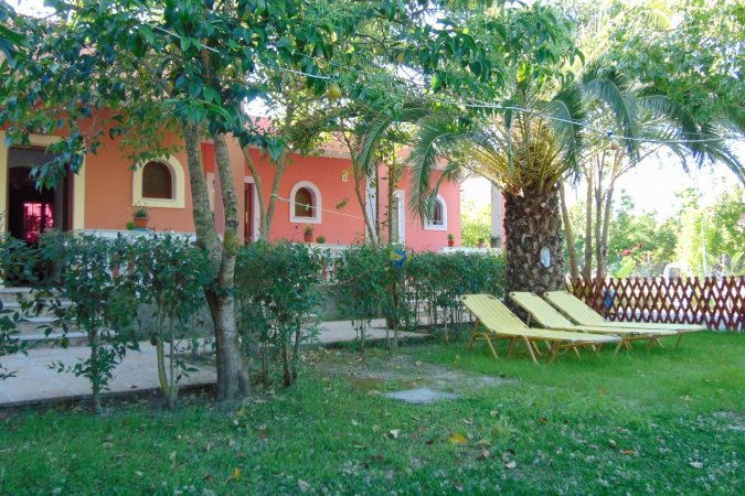 two serene, secluded studios for 4 to 6 persons 150 meters from the beach — foto 4