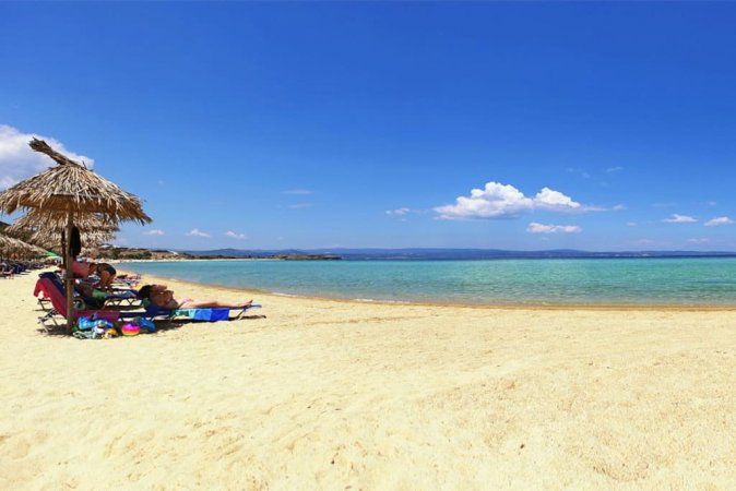 Beachfront house with amazing view of Diaporos Island, Greece — снимка 5
