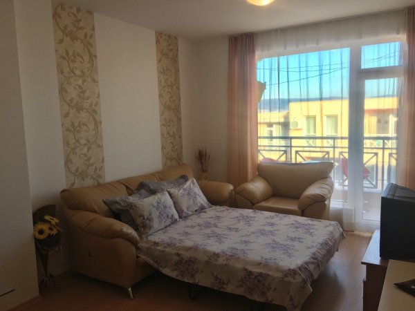 Apartment in Sunny day 6 — снимка 4