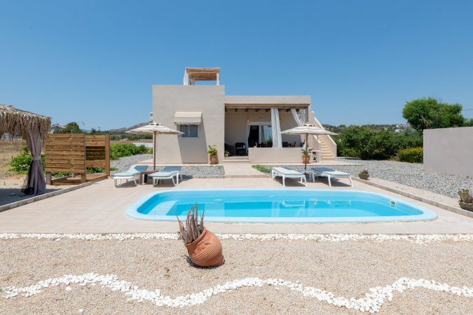 Gennadi Serenity House-beachfront villa with private pool — foto 1