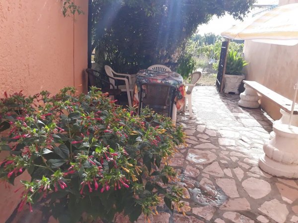Cozy cottage 100m from Beach. — снимка 5