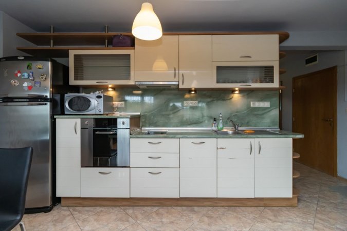 Nadia's Breeze - Spacious 1BR Apartment near the Beach — снимка 5