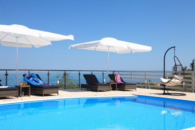 Villa Goudis guarantees you a luxurious stay, You will enjoy the immense blue of the Ionian Sea — фотографија 3
