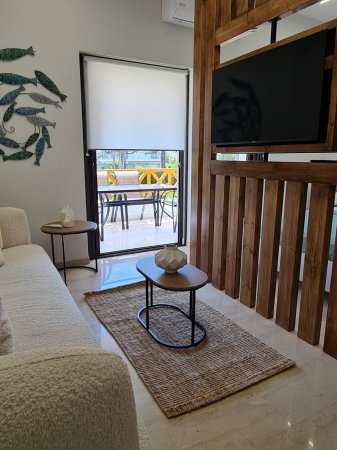Luxury Beachfront Apartment in Hanioti – Newly Renovated & Exclusive Summer Rental — снимка 1
