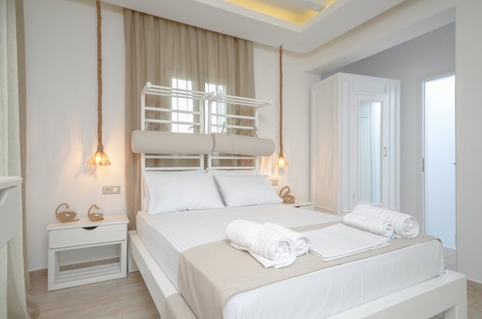 Luxury villa with pool at Plaka beach Naxos — снимка 6