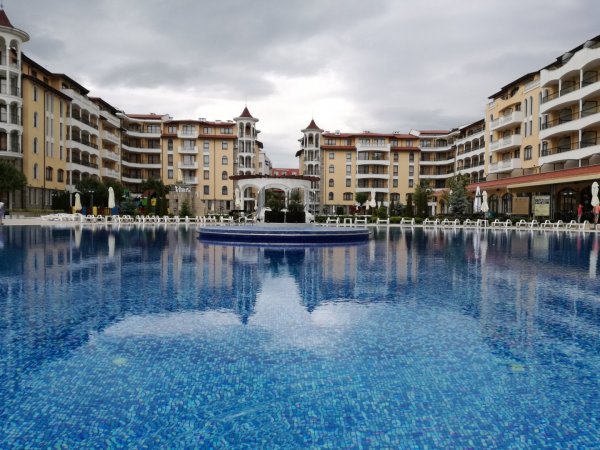 ROYAL SAN — фотографија 1