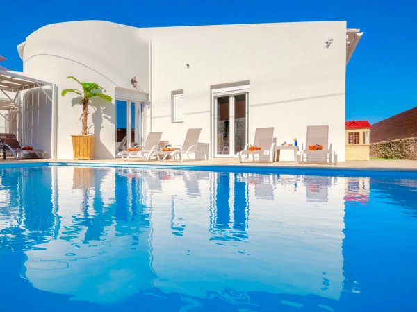 Sky Beachfront Villa with private pool — снимка 1