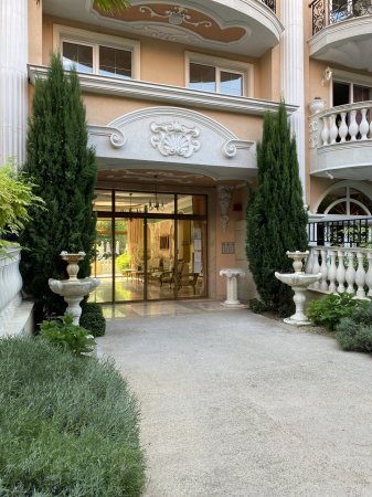 Ново луксозно студио Venera Palace — снимка 1