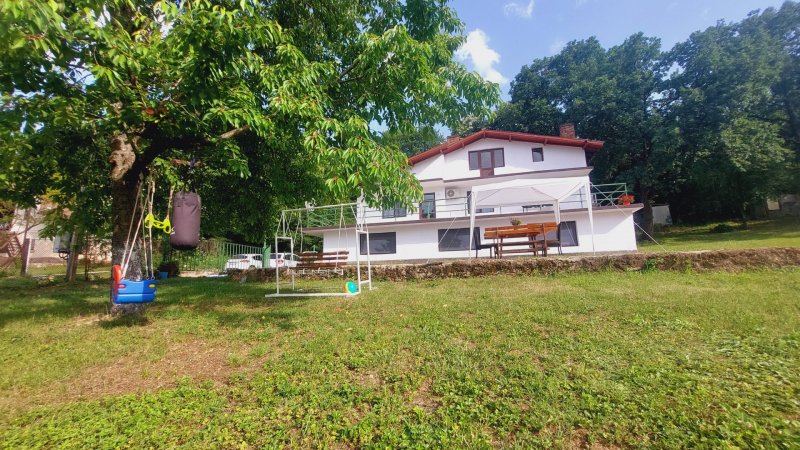 Guest House "Na Iskara" — foto 1