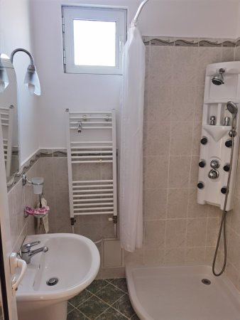 Extended triple room in the Guest House "Mira" *** — снимка 4