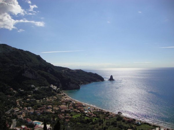 Sea view central apartment 100mts from the beach. — снимка 1
