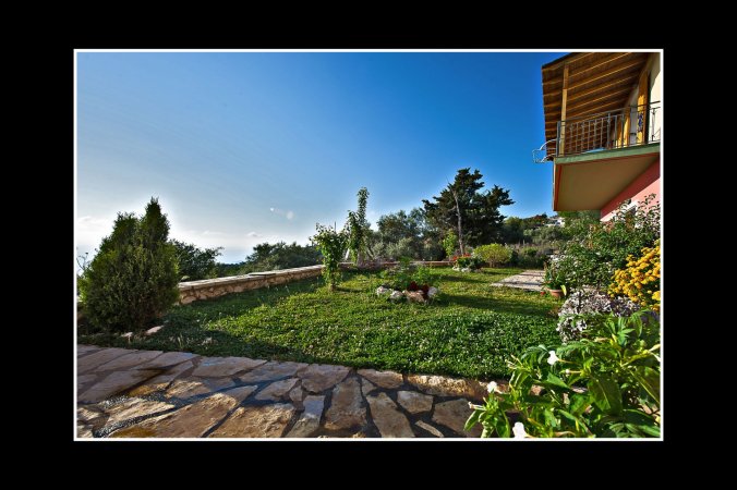 Large studio for 2-3 persons close to the most beautiful beaches of Lefkada — снимка 5