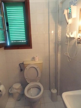 Sea view central apartment 100mts from the beach. — снимка 4