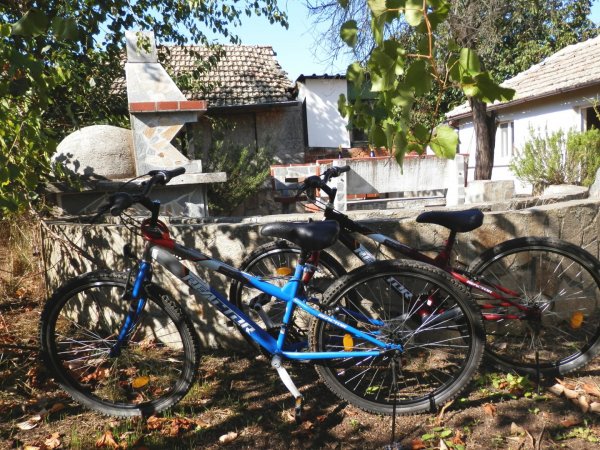 Detached Bulgarian House in the village of Marinka - 5 minutes from the Sea — снимка 2