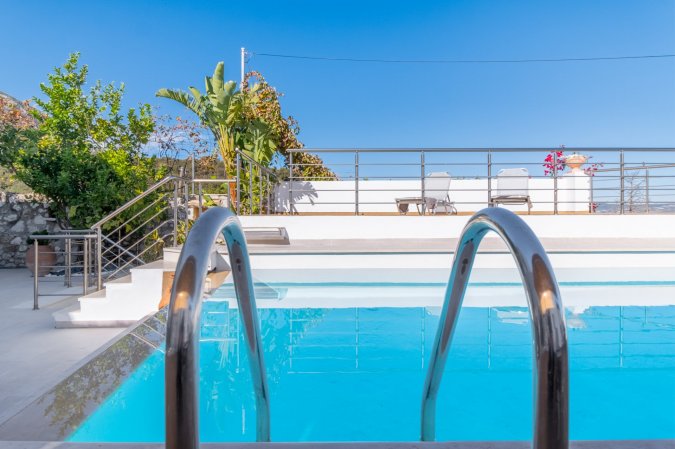 MANÈAS EXCLUSIVE VILLA — снимка 1