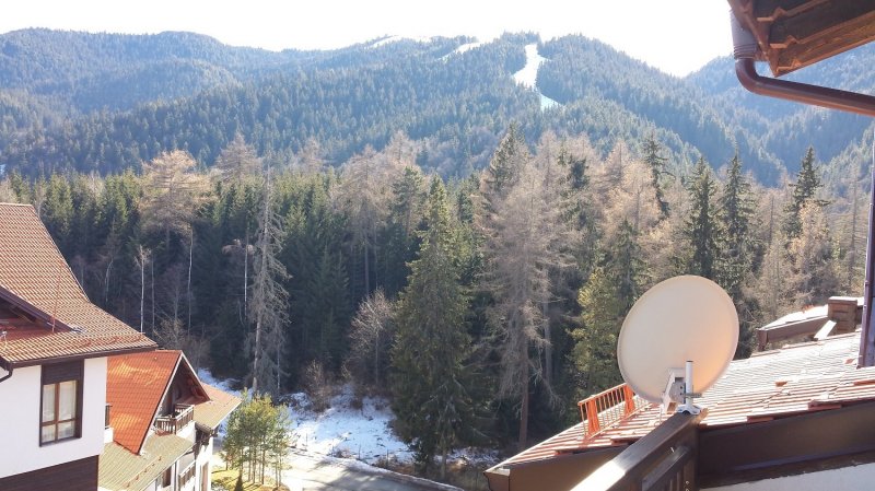 Луксозен пет звезден ski in/ski out апартамент в Боровец — снимка 3