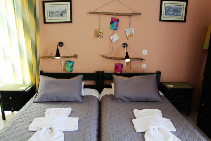 Apokoros Craft Deco Apartment near the sea in traditional Kalyves Crete Greece — снимка 3