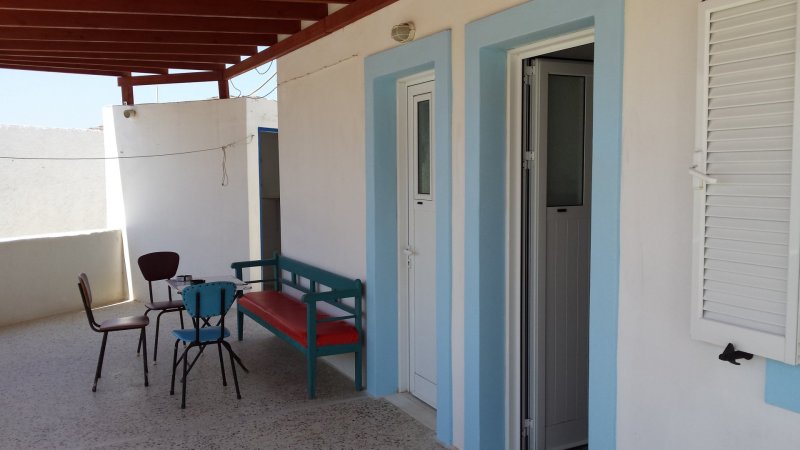 Grandma Vasiliki Rooms To Let - Room 2 — снимка 5